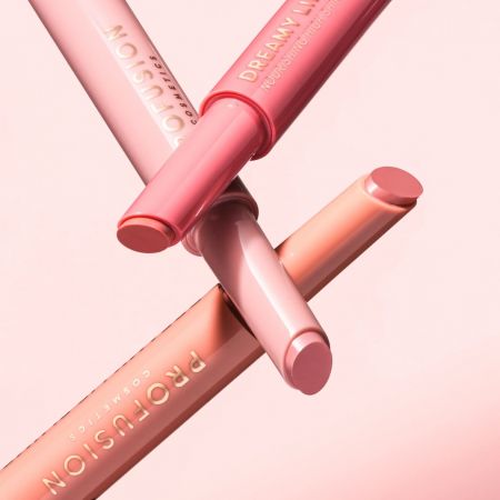 Profusion vyživujúci balzam na pery so zväčšujúcim efektom Dreamy Lip Plump, 1,5g
