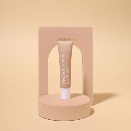 Sunkissed vyživujúci balzam na pery s kyselinou hyalurónovou a bambuckým maslom Lip Butter