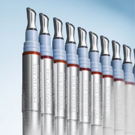 Profusion chladivý lesk na pery so zväčšujúcim efektom Frosted Kiss, 3,2ml