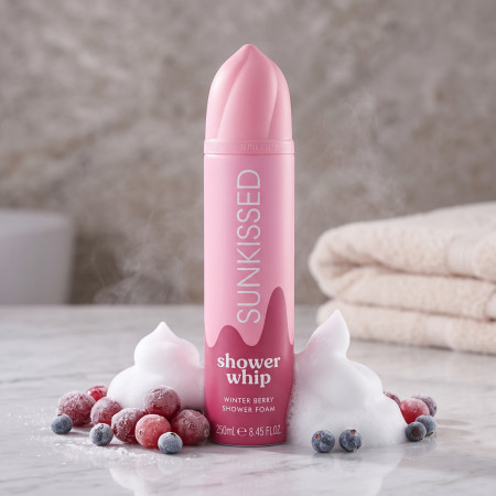 Sunkissed šľahačková sprchová pena Shower Whip Winter Berry, 250ml