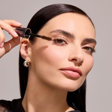 Deborah Milano hnedá riasenka pre maximálny objem rias s ceramidmi, Brown, 12ml