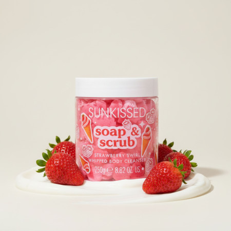 Sunkissed mydlový peeling Soap & Scrub, Strawberry Swirl, 250g