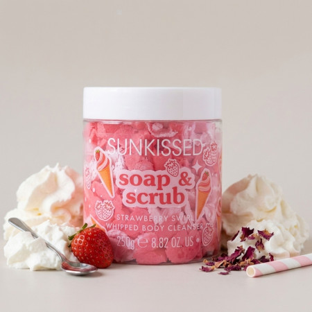 Sunkissed mydlový peeling Soap & Scrub, Strawberry Swirl, 250g
